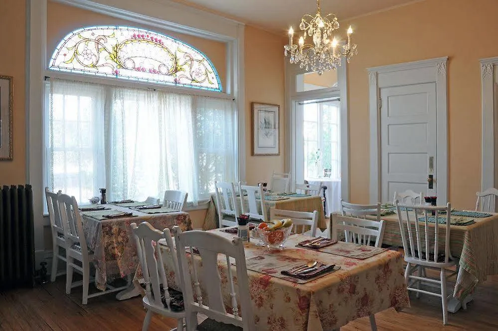 The Holiday Chalet Victorian DEN 3*,