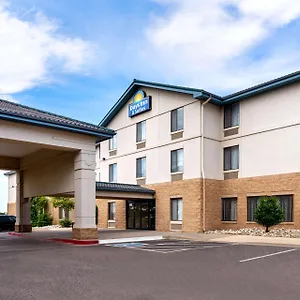 Hotel Days & By Wyndham International Airport, Denver