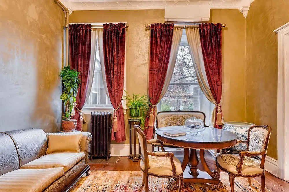 *** Hotel The Holiday Chalet Victorian Denver United States
